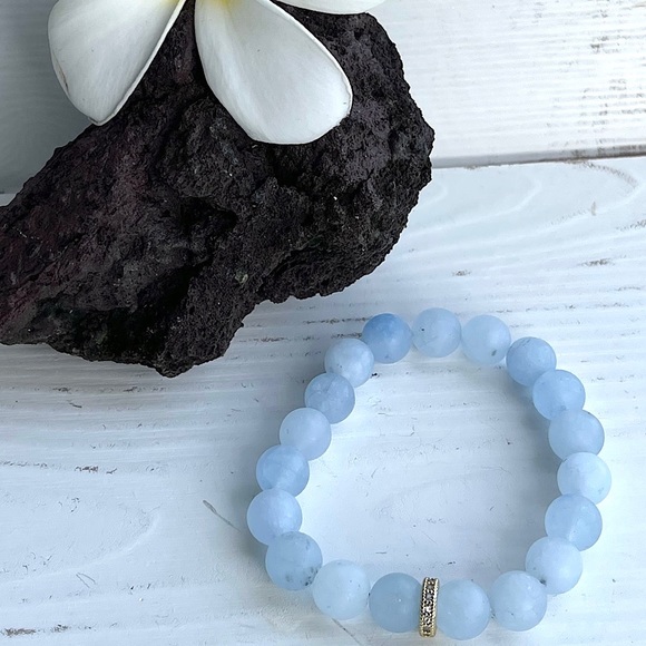 Crystal Chalcedony Beaded Bracelet - Blue Mist - Picture 2 of 4